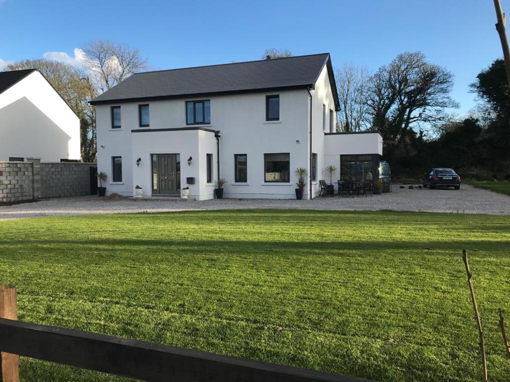 Ashlee Lodge, Shanagarry P25K6R6 Near Ballymaloe House & Garryvoe Hotel エクステリア 写真
